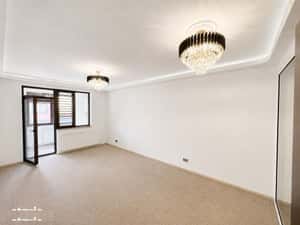 Proprietar 3 camere bucătărie mobilata si utilată 82 Mp cu 2 parcari — miniatura 2