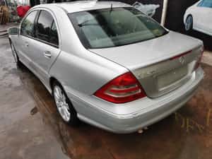 Dezmembrez mercedes c class w203 facelift/w203 320i/bara fata w203/far — miniatura 5