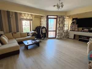 Apartament 3 camere cu 3 balcoane loc de parcare bloc nou Compozitoril