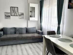 Apartament 3 camere, decomandat, curte 90 mp si 2 terase - Zona Lidl