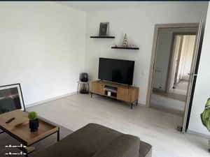 Apartament modern cu 2 camere de închiriat – Zona Banat, Pitești — miniatura 3