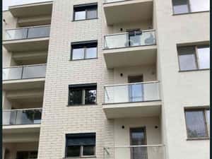 Apartament modern cu 2 camere de închiriat – Zona Banat, Pitești — miniatura 6