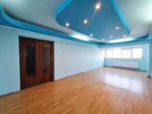 Ap spatios Ps-uri VEGA Ultimul Leu etaj superior priveliste deosebita — miniatura 2