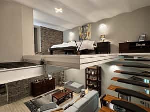 Loft elegant pe 2 niveluri, mobilat premium, centru orasului. — miniatura 1