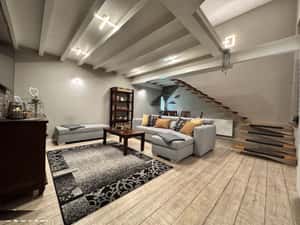 Loft elegant pe 2 niveluri, mobilat premium, centru orasului. — miniatura 3