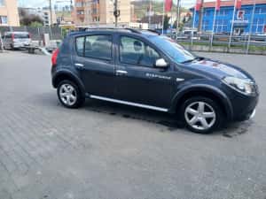 Dacia Sandero stepway 1.6 8 v  benzina  € 5 — miniatura 2