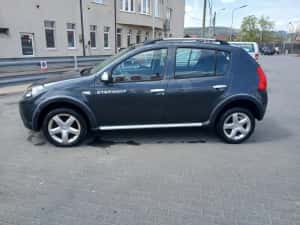 Dacia Sandero stepway 1.6 8 v  benzina  € 5 — miniatura 3