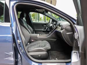 Mercedes-Benz C 220 Berlină 2024, automată, second-hand — miniatura 7