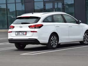 Vand Hyundai i30 Wagon 1,6 crdi.2017 |Cameră / Senzori F+S | Istoric complet — miniatura 3
