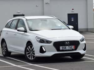 Vand Hyundai i30 Wagon 1,6 crdi.2017 |Cameră / Senzori F+S | Istoric complet — miniatura 4