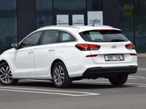 Vand Hyundai i30 Wagon 1,6 crdi.2017 |Cameră / Senzori F+S | Istoric complet — miniatura 10