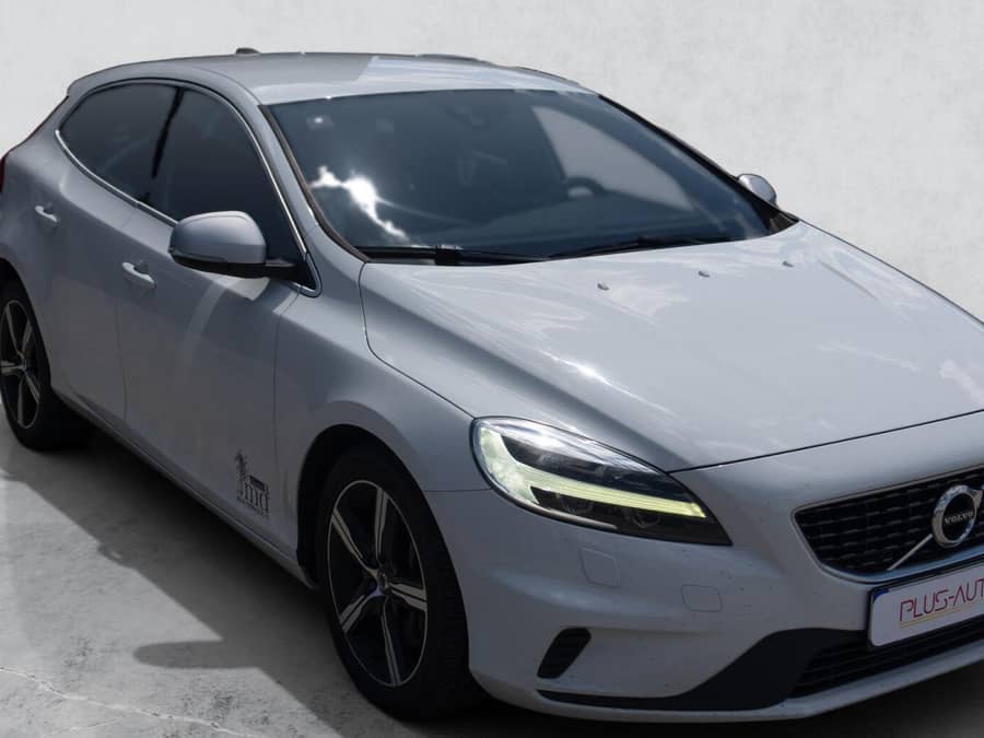 Volvo V40 Automată 119 HP Diesel — fotografie 1 din 7