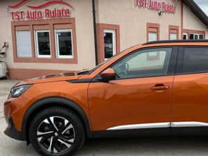 Peugeot 2008 SUV 2021, Diesel, 64.000 km — miniatura 4