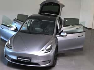 Tesla Model Y SUV 514 cp, 41.757 km, Second-hand — miniatura 5