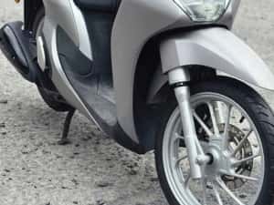 Honda SH 125 2023 4700km import Germania — miniatura 9