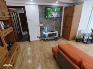 Apartament 2 camere, etaj 1, ultracentral, zona Muzeu Piatra Neamt — miniatura 4