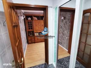 Apartament 2 camere, etaj 1, ultracentral, zona Muzeu Piatra Neamt — miniatura 7
