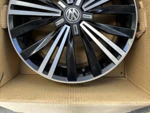 Jante 18 ORIGINALE Volkswagen Tiguan Passat Arteon Golf Cc Octavia — miniatura 4