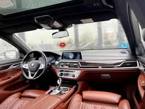 BMW 745e Plug-In Hibrid — miniatura 6