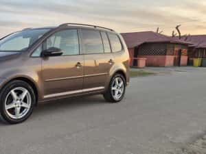 Volkswagen Touran — miniatura 9