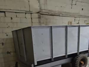 Remorcă basculabilă 5tone — miniatura 2