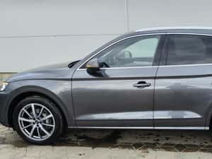 2020 Audi Q5 55 TFSIe Plug-in Hybrid Quattro S-Line — miniatura 5