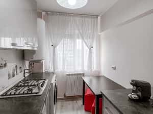 inchiriez Apartament 2 camere semidecomandat - Palas — miniatura 5