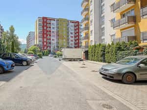 Apartament cu 2 camere de închiriat în zona Avantgarden Bartolomeu — miniatura 3