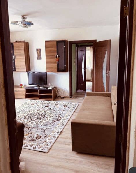 Apartament cu 3 camere — fotografie 1 din 6