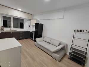 Apartament bloc nou, et.3, impecabil, Decebal — miniatura 1