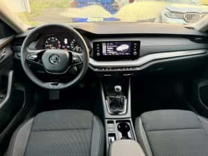 Skoda Octavia 2024 32000km avariat spate — miniatura 8
