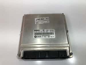 Calculator motor ECU Land Rover Range rover vogue L322 7791367 3.0 tdv — miniatura 6