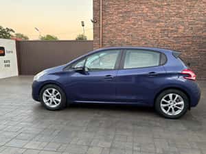 Peugeot 208 Break / Estate 2012 — miniatura 7