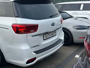 Kia Carnival Noblesse 2020, 148.000 km, 21.990 EUR — miniatura 3