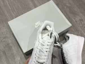 Adidasi Nike Air Force 1 Triple White AF1 — miniatura 9