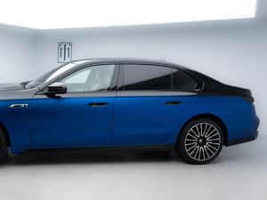 BMW Seria 7 740d xDrive MHEV — miniatura 4