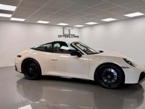 Porsche 992 Cabrio - 541 cp, 2.920 km, 2025 — miniatura 1