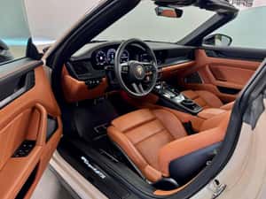 Porsche 992 Cabrio - 541 cp, 2.920 km, 2025 — miniatura 4