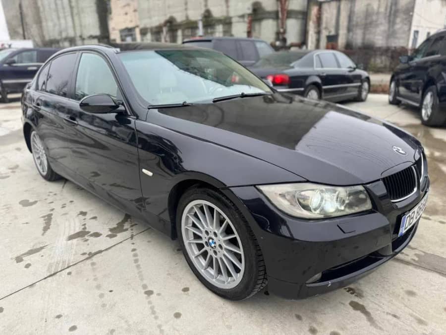BMW 318I E90 2006 2.0I avariat lovit avariate — fotografie 1 din 10