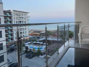 Ap 2 cam, mobilat complet LUX, vedere superba la mare, 1 min de plaja — miniatura 5