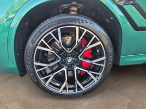 BMW X6 M 625 cp, SUV, 9.995 km, 2025, Verde — miniatura 2