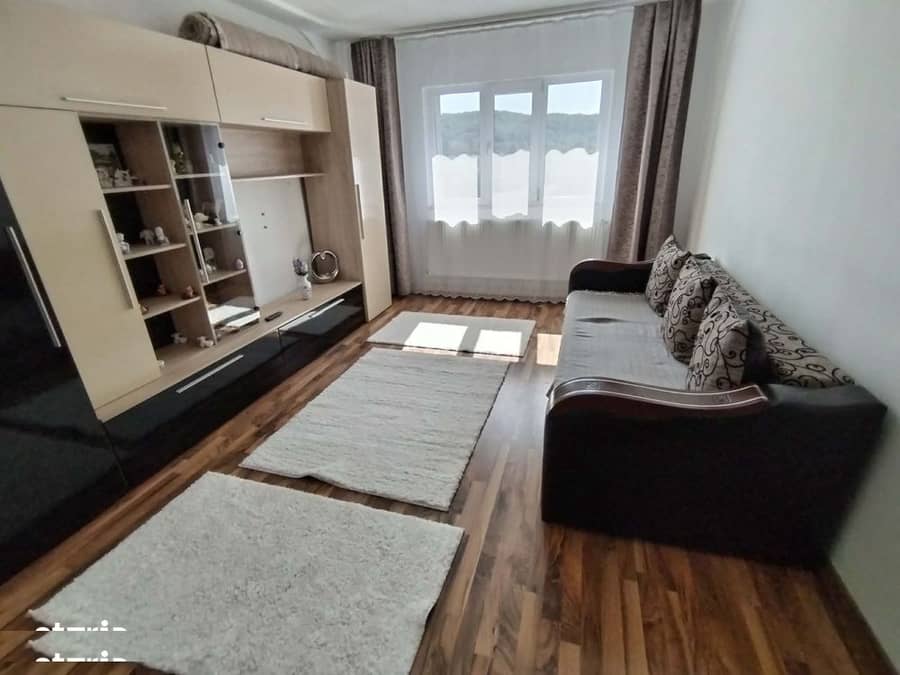 Apartament cu 2 camere spre închiriere. — fotografie 1 din 6