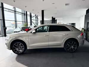 Audi Q8 45TDI Quattro S Line Business, SUV premium diesel — miniatura 4