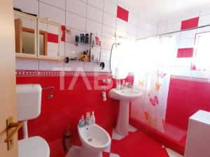 Casa individuala 6 camere de vanzare 250 mpu 361 mp teren zona Lupeni — miniatura 9