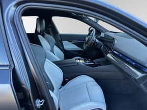 BMW M5 Hibrid Second-Hand 2025 727 cp — miniatura 7
