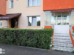 inchiriez apartament 3cam sediu firma la parter