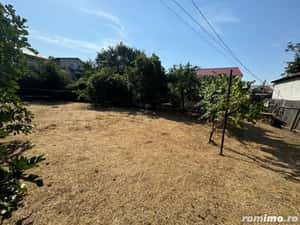 Teren cu casă demolabilă zona centrală Eforie Nord — miniatura 1