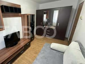 Garsoniera etaj intermediar 1 decomandata de vanzare zona Lupeni Sibiu — miniatura 3