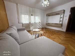 Apartament cu 3 camere, etajul 1, centrala proprie, zona Cotu Mic — miniatura 2