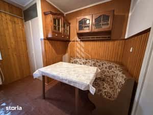 Apartament cu 3 camere, etajul 1, centrala proprie, zona Cotu Mic — miniatura 5